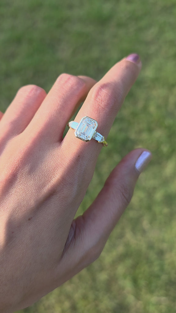 yellow gold - emerald